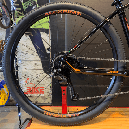 Bicicleta Oggi Big Wheel 7.0 Aro 29 Alivio 18v 2022 Preto e Laranja