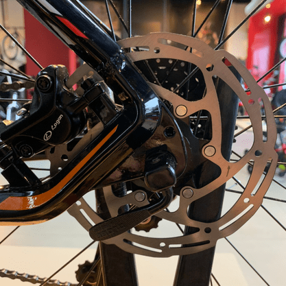 Bicicleta Oggi Big Wheel 7.0 Aro 29 Alivio 18v 2022 Preto e Laranja