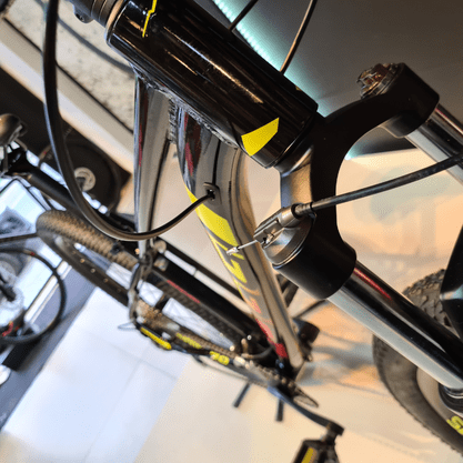 Bicicleta Oggi Big Wheel 7.0 Aro 29 Alivio 18v 2022 Preto e Vermelho e Amarelo