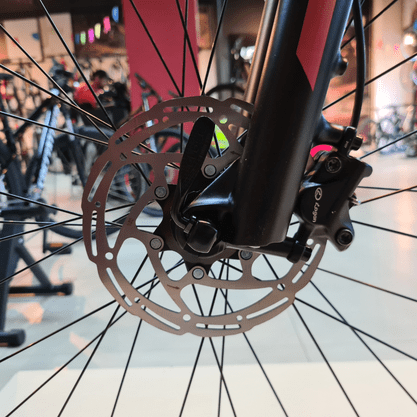 Bicicleta Oggi Big Wheel 7.0 Aro 29 Alivio 18v 2022 Preto e Vermelho e Amarelo