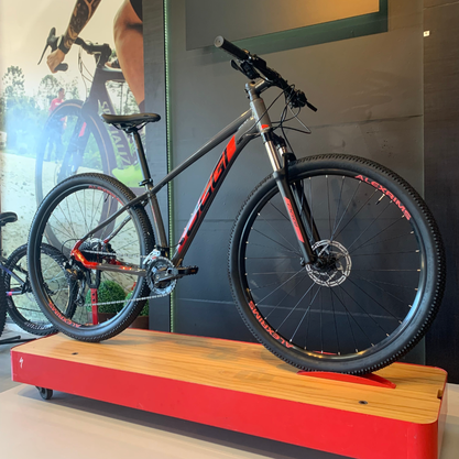 Bicicleta Oggi Big Wheel 7.0 Aro 29 Alivio 18v 2022 Grafite e Vermelho e Preto