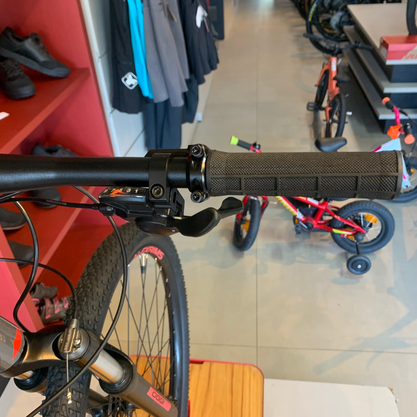 Bicicleta Oggi Big Wheel 7.0 Aro 29 Alivio 18v 2022 Grafite e Vermelho e Preto