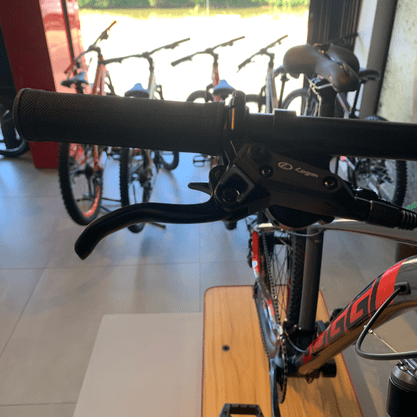 Bicicleta Oggi Big Wheel 7.0 Aro 29 Alivio 18v 2022 Grafite e Vermelho e Preto