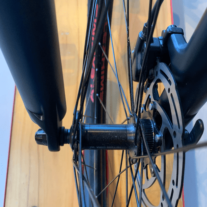 Bicicleta Oggi Big Wheel 7.0 Aro 29 Alivio 18v 2022 Grafite e Vermelho e Preto