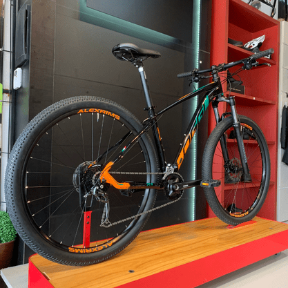 Bicicleta Oggi Big Wheel 7.1 Aro 29 Deore 18v 2022 Preto e Laranja e Verde