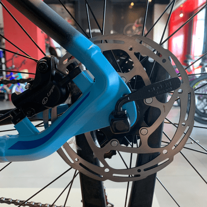 Bicicleta Oggi Big Wheel 7.1 Aro 29 Deore 18v 2022 Preto e Azul