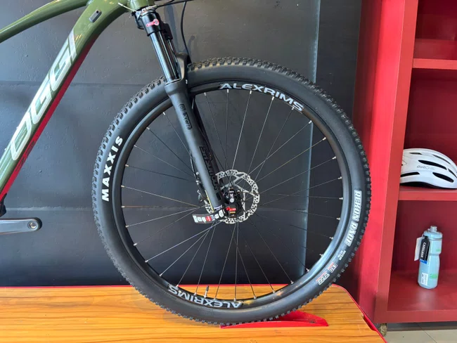 Bicicleta Oggi Big Wheel 7.2 A29 Deore 12v 2026 Verde/Vermelho/Cinza