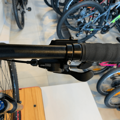Bicicleta Oggi Big Wheel 7.2 Aro 29 Shimano Deore 11v 2022 Grafite e Vermelho e Preto