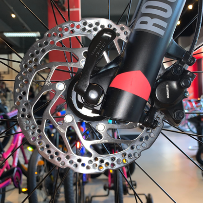 Bicicleta Oggi Big Wheel 7.2 Aro 29 Shimano Deore 11v 2022 Grafite e Vermelho e Preto