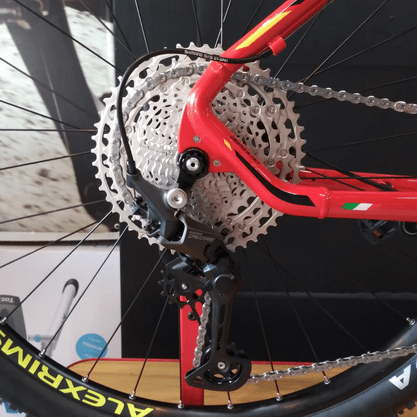 Bicicleta Oggi Big Wheel 7.2 Aro 29 Shimano Deore 11v 2022 Vermelho e Preto e Amarelo