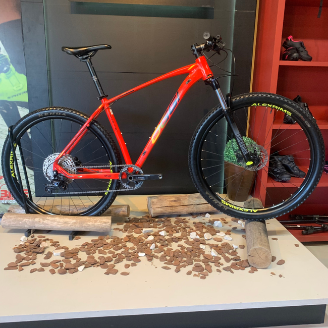 Bicicleta Oggi Big Wheel 7.2 Aro 29 Deore 12v Vermelha - Seminova