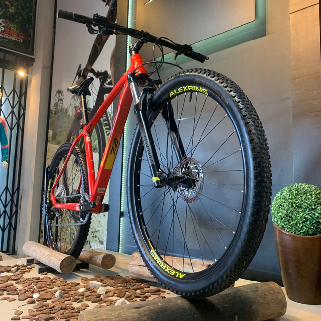 Bicicleta Oggi Big Wheel 7.2 Aro 29 Deore 12v Vermelha - Seminova
