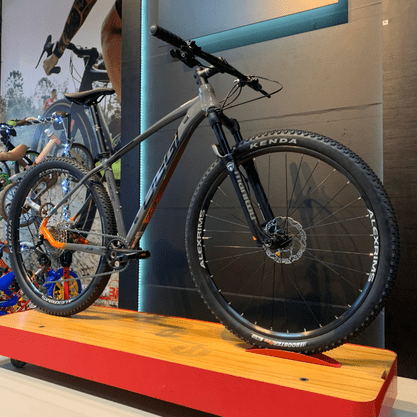 Bicicleta Oggi Big Wheel 7.3 Aro 29 Deore 12v 2022 Grafite e Laranja e Preto