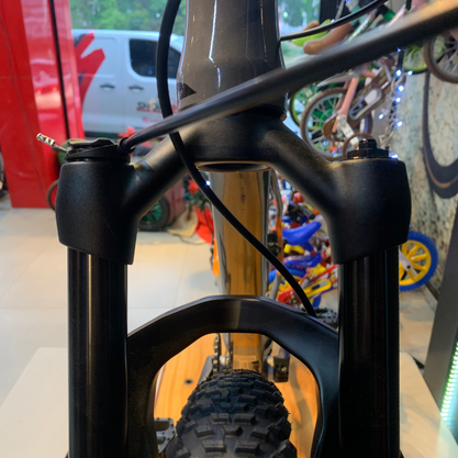 Bicicleta Oggi Big Wheel 7.3 Aro 29 Deore 12v 2022 Grafite e Laranja e Preto