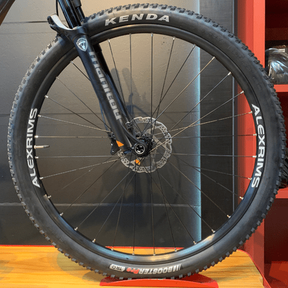 Bicicleta Oggi Big Wheel 7.3 Aro 29 Deore 12v 2022 Grafite e Laranja e Preto