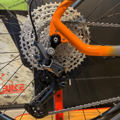 Bicicleta Oggi Big Wheel 7.3 Aro 29 Deore 12v 2022 Grafite e Laranja e Preto