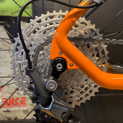 Bicicleta Oggi Big Wheel 7.3 Aro 29 Deore 12v 2022 Grafite e Laranja e Preto