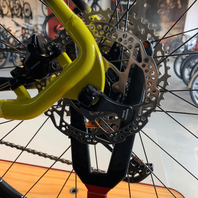 Bicicleta Oggi Big Wheel 7.3 Aro 29 Deore 12v 2022 Preto e Vermelho e Amarelo