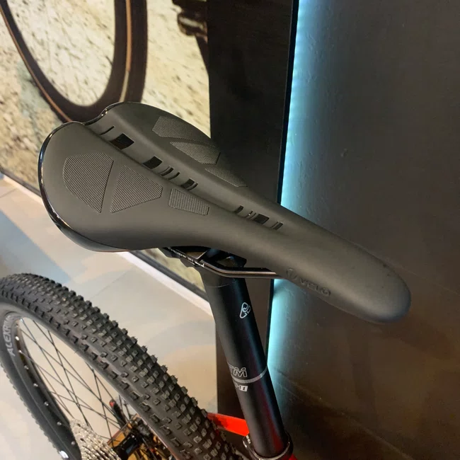 Bicicleta Oggi Big Wheel 7.3 A29 Deore 12v VERM/BRAN 2025