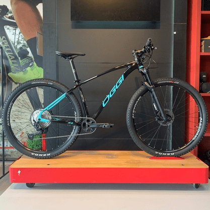 Bicicleta Oggi Big Wheel 7.4 Aro 29 Shimano SLX 12v Preto e Azul e Grafite