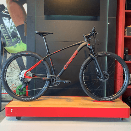 Bicicleta Oggi Big Wheel 7.4 Aro 29 Shimano SLX 12v Preto e Vermelho