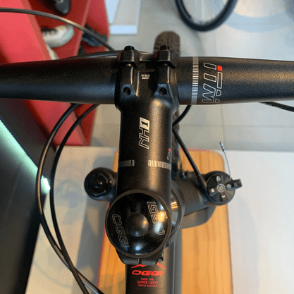 Bicicleta Oggi Big Wheel 7.4 Aro 29 Shimano SLX 12v Preto e Vermelho