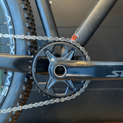 Bicicleta Oggi Big Wheel 7.4 Aro 29 Shimano SLX 12v Preto e Vermelho