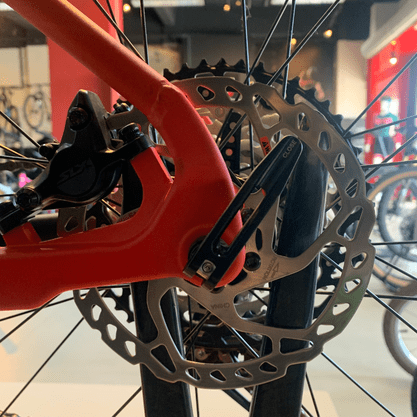 Bicicleta Oggi Big Wheel 7.4 Aro 29 Shimano SLX 12v Preto e Vermelho