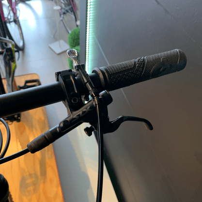Bicicleta Oggi Big Wheel 7.4 Aro 29 Shimano SLX 12v Grafite e Preto e S-Lime