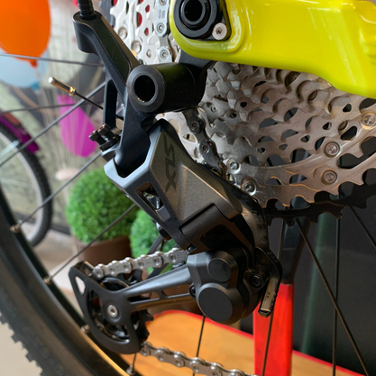 Bicicleta Oggi Big Wheel 7.4 Aro 29 Shimano SLX 12v Grafite e Preto e S-Lime