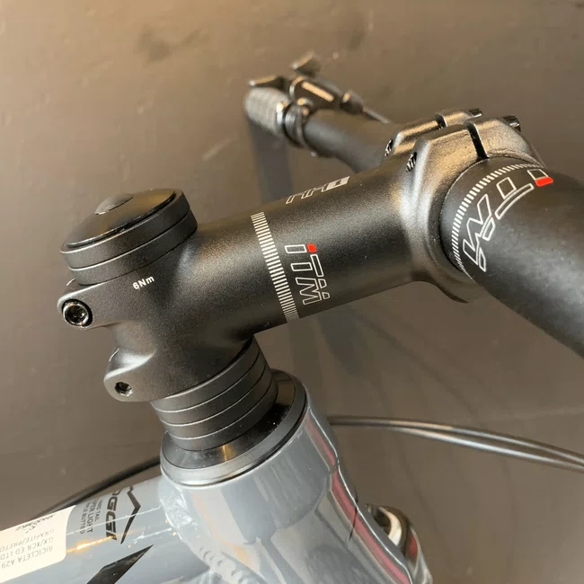 Bicicleta Oggi Big Wheel 7.5 Aro 29 GX 12v Grafite e Preto e Laranja