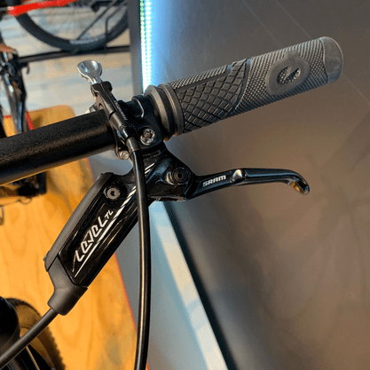 Bicicleta Oggi Big Wheel 7.5 Aro 29 GX 12v 2022 Laranja e Preto