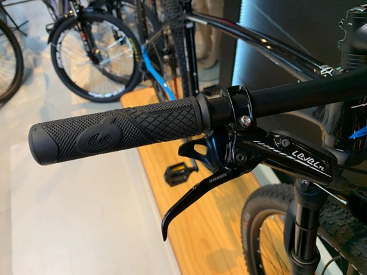 Bicicleta Oggi Big Wheel 7.6 Aro 29 Sram GX 12v 2022 Preto e Azul