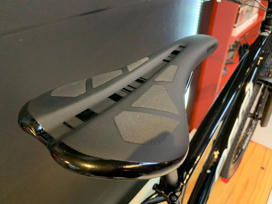 Bicicleta Oggi Big Wheel 7.6 Aro 29 Sram GX 12v 2022 Preto e Azul