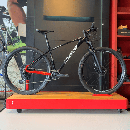 Bicicleta Oggi Big Wheel 7.6 Aro 29 Sram GX 12v 2022 Preto e Vermelho e Cinza