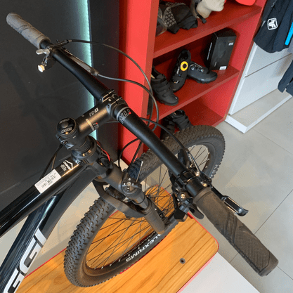 Bicicleta Oggi Big Wheel 7.6 Aro 29 Sram GX 12v 2022 Preto e Vermelho e Cinza