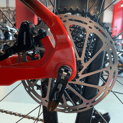 Bicicleta Oggi Big Wheel 7.6 Aro 29 Sram GX 12v 2022 Preto e Vermelho e Cinza