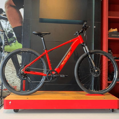 Bicicleta Oggi Big Wheel 8.0 E-bike Aro 29 Shimano 7v 2021 Vermelho e Dourado