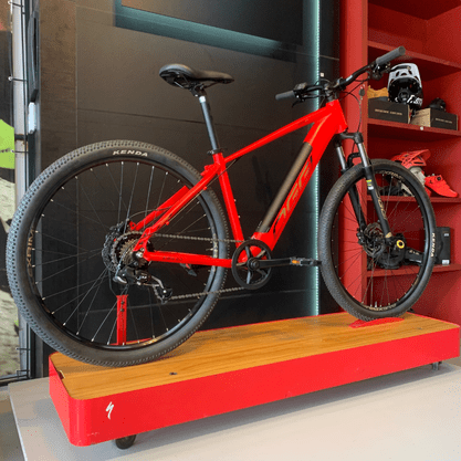 Bicicleta Oggi Big Wheel 8.0 E-bike Aro 29 Shimano 7v 2021 Vermelho e Dourado