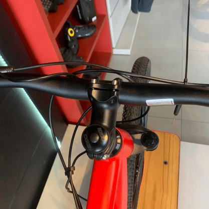 Bicicleta Oggi Big Wheel 8.0 E-bike Aro 29 Shimano 7v 2021 Vermelho e Dourado