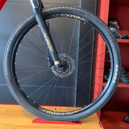 Bicicleta Oggi Big Wheel 8.0 E-bike Aro 29 Shimano 7v 2021 Vermelho e Dourado