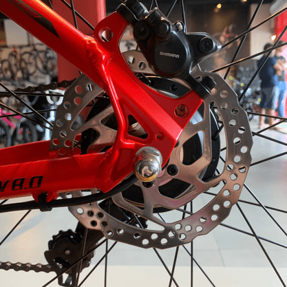 Bicicleta Oggi Big Wheel 8.0 E-bike Aro 29 Shimano 7v 2021 Vermelho e Dourado