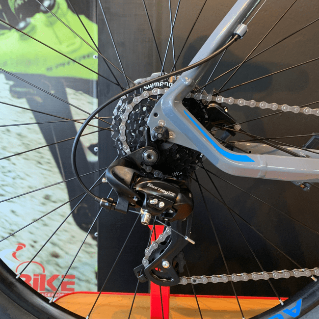 Bicicleta Oggi Big Wheel 7.0 Aro 29 Tourney 24v 2023 Grafite e Azul e Preto