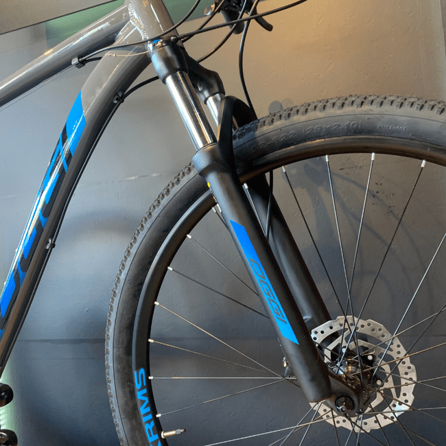 Bicicleta Oggi Big Wheel 7.0 Aro 29 Tourney 24v 2023 Grafite e Azul e Preto