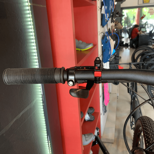 Bicicleta Oggi Big Wheel 7.0 Aro 29 Tourney 24v 2023 Grafite e Vermelho e Preto