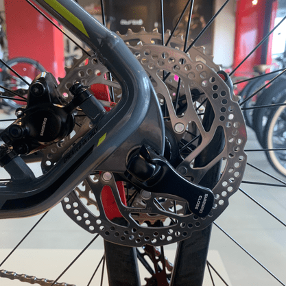 Bicicleta Oggi Big Wheel 7.2 Aro 29 Shimano Deore 11v 2023 Grafite e Preto e Amarelo