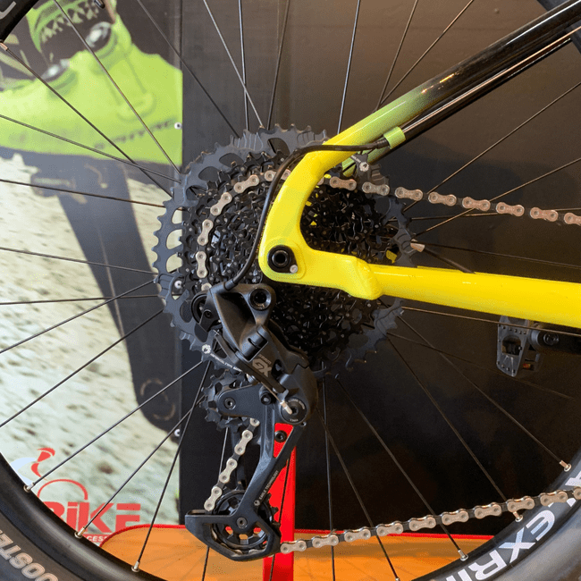 Bicicleta Oggi Big Wheel 7.5 Aro 29 Gx 12v 2022 Preto e Cinza e Amarelo