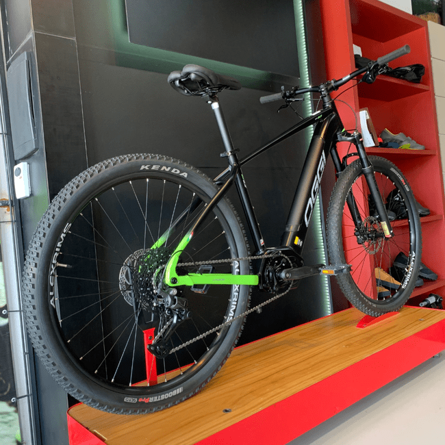 Bicicleta Oggi Big Wheel 8.2 Aro 29 Cues 10v 2024 Preto e Verde