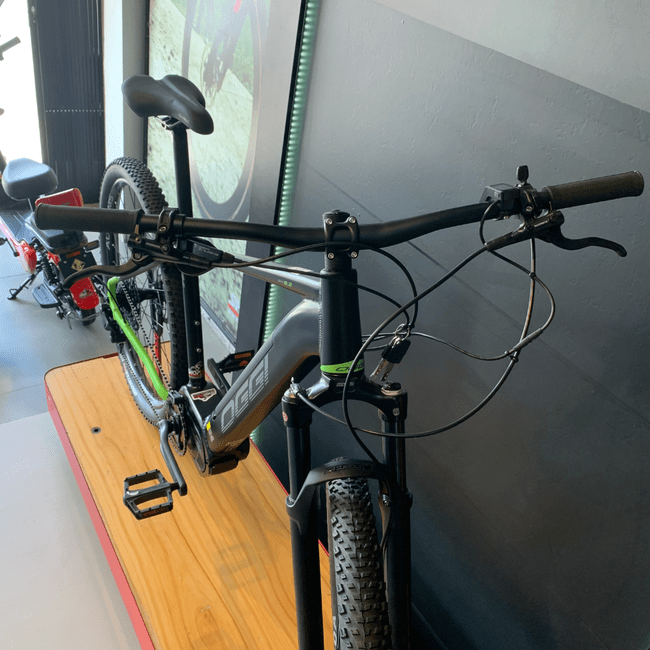 Bicicleta Oggi Big Wheel 8.2 Aro 29 Cues 10v 2024 Preto e Verde