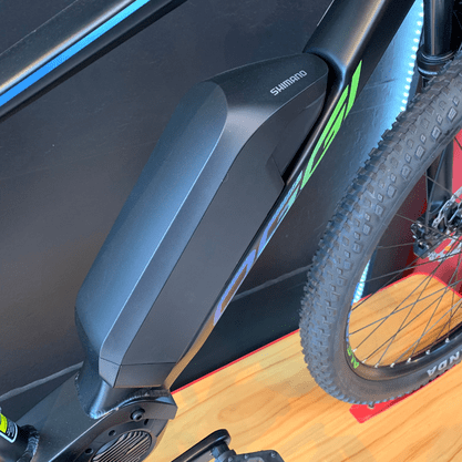 Bicicleta Oggi Big Wheel 8.3 Aro 29 Deore 11v 2022 Preto e Verde e Azul